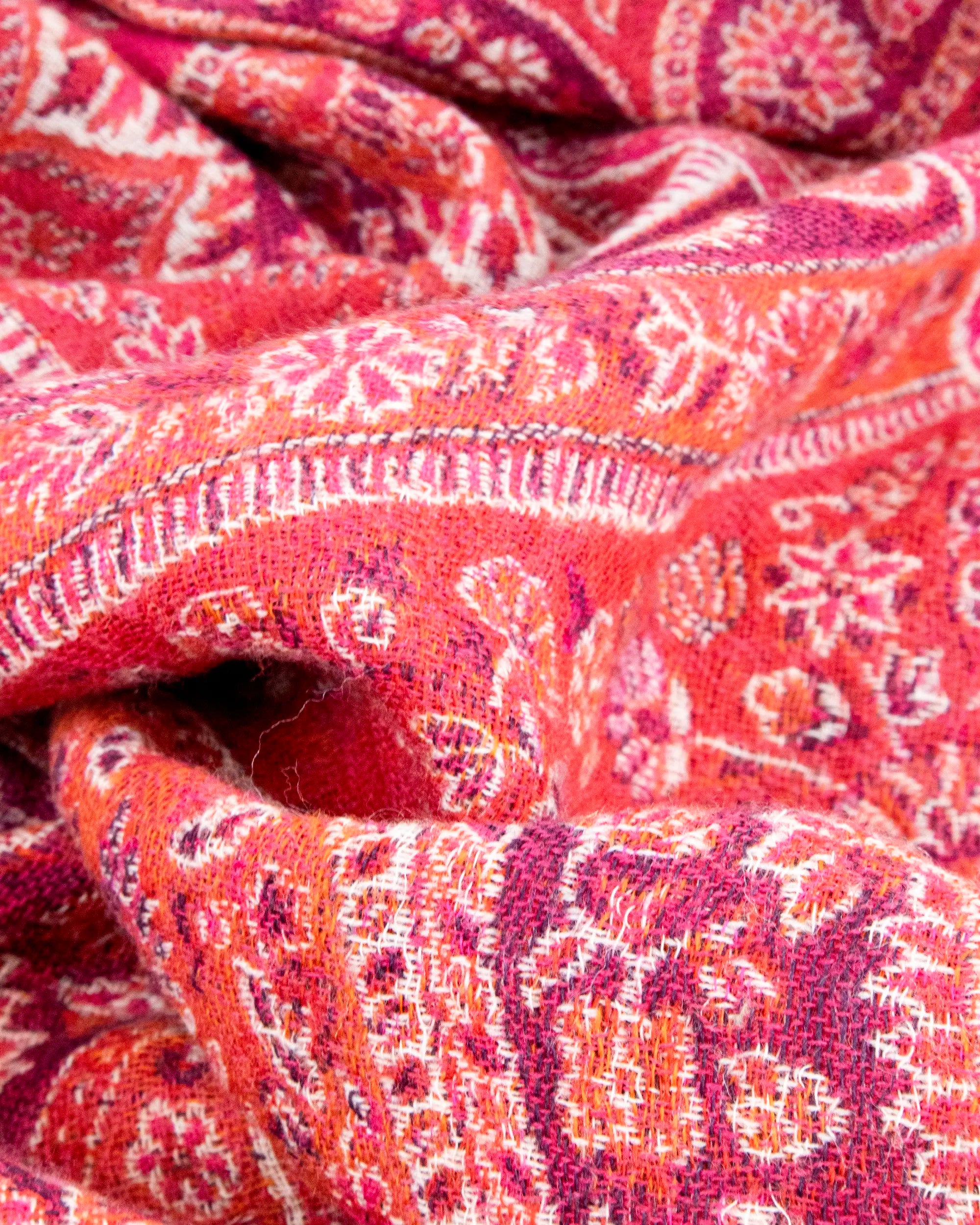 Crimson Paisley Haven Wool Throw | Singhvis