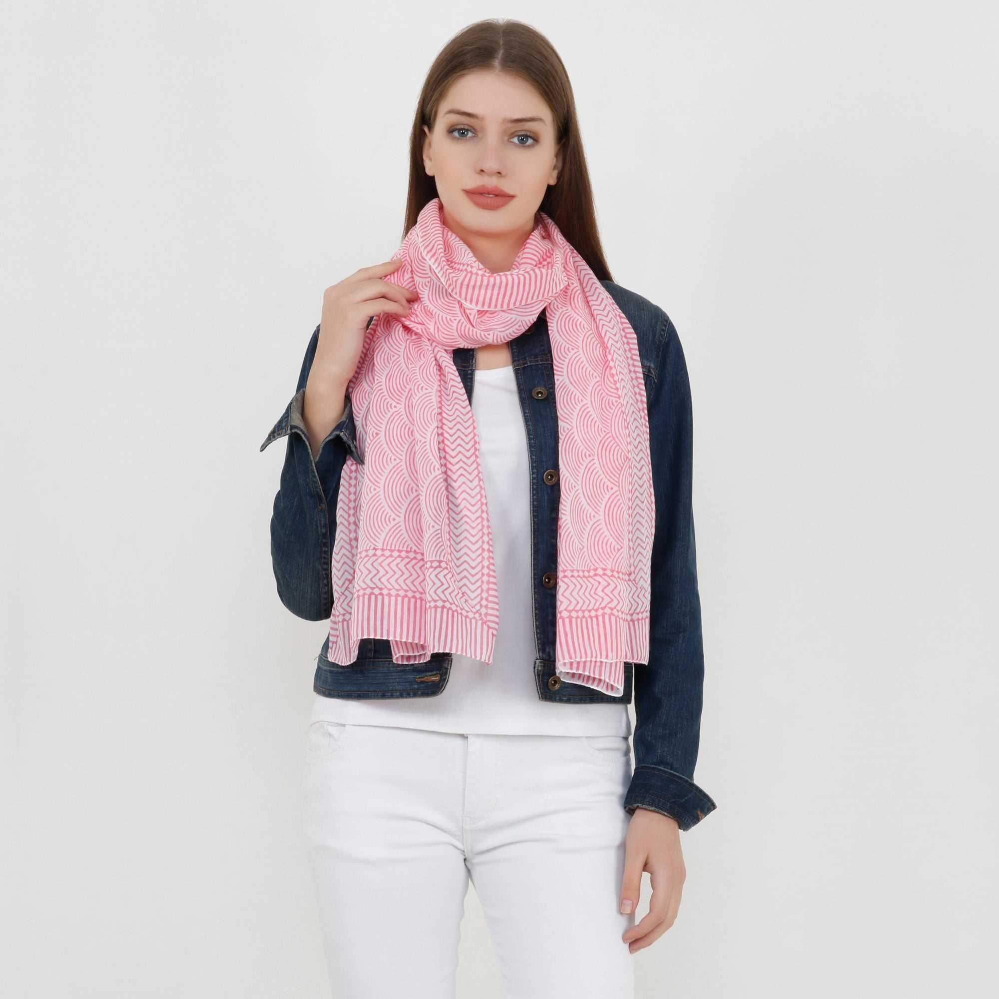 Carnation Scarf