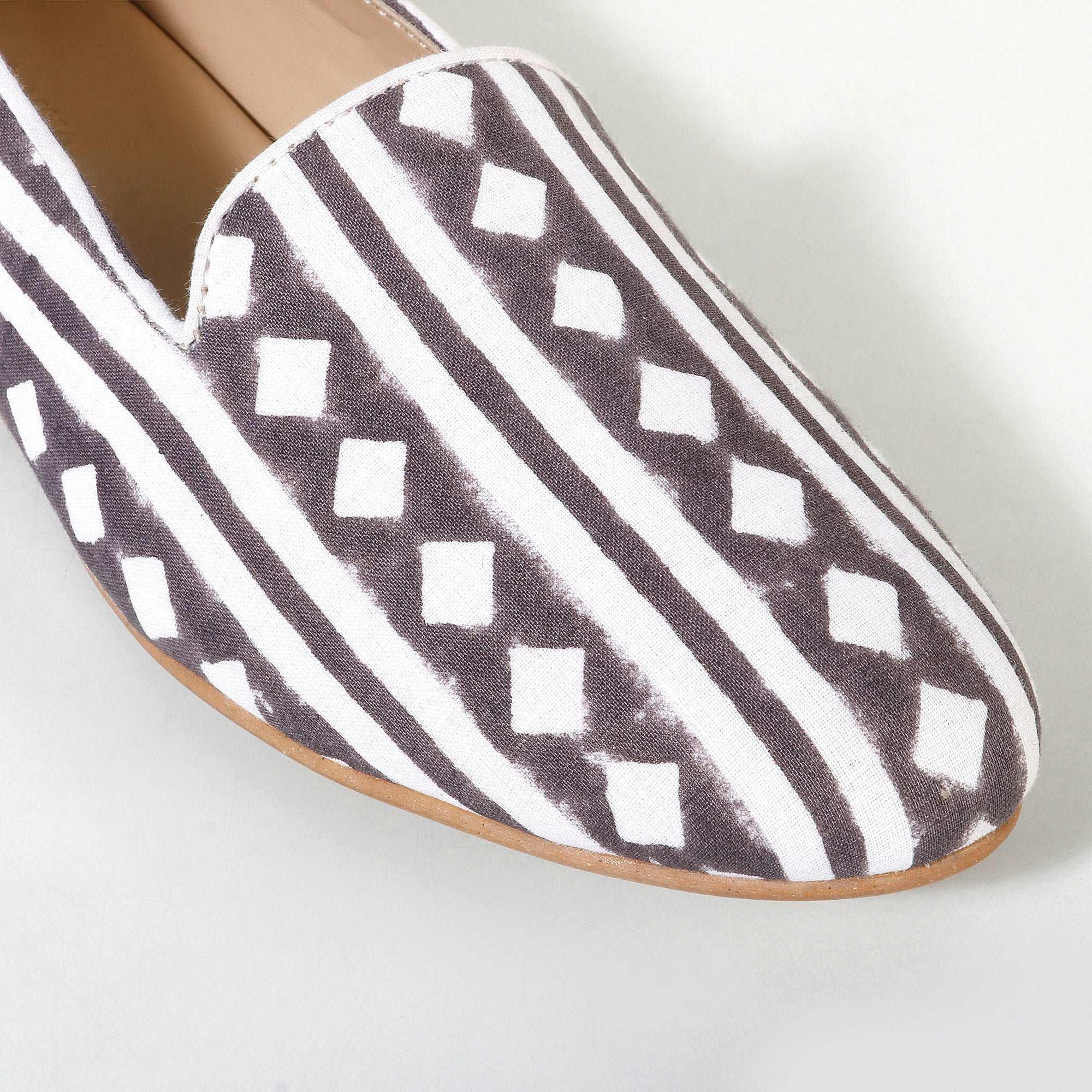Diamonique Loafer | Singhvis