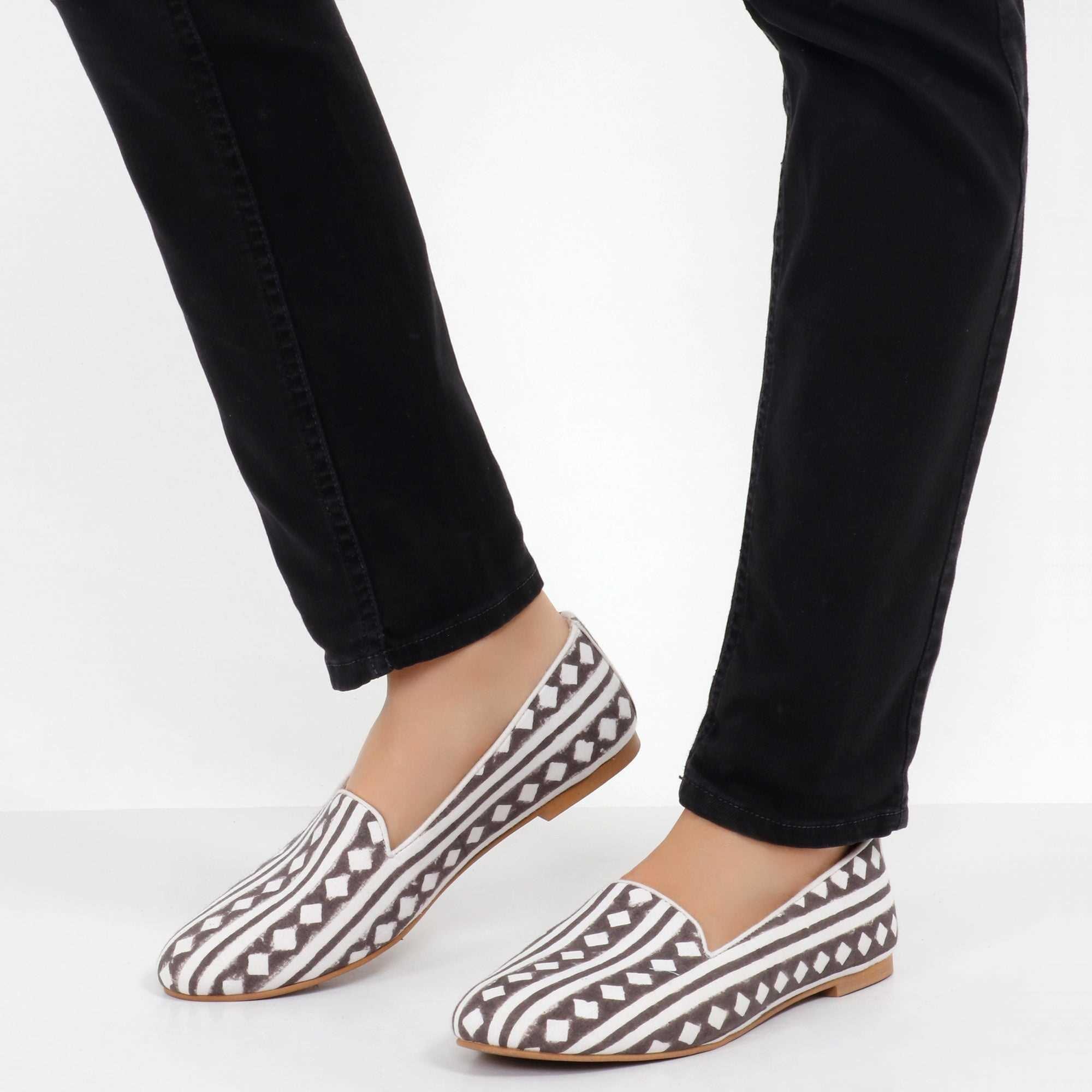 Diamonique Loafer | Singhvis