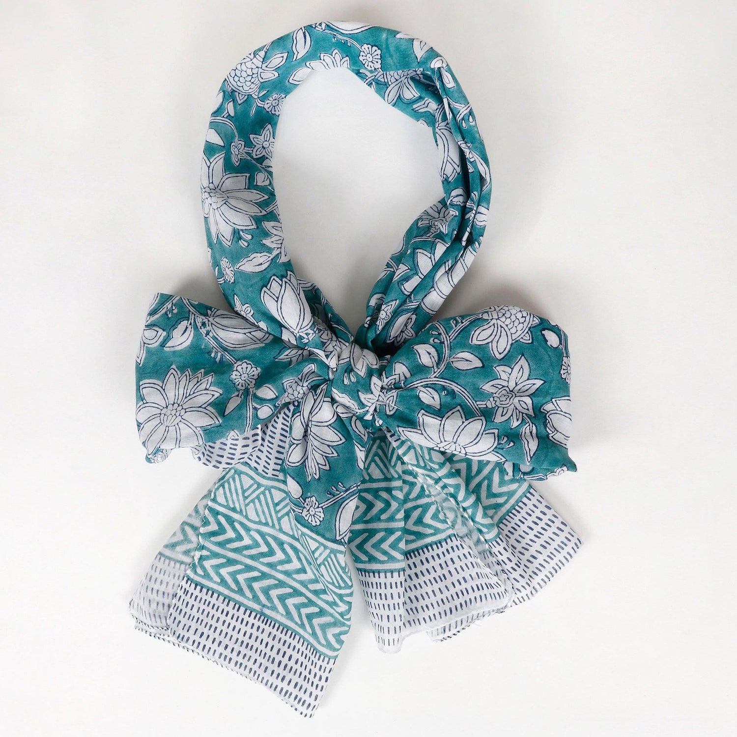 Olivia Scarf | Singhvis