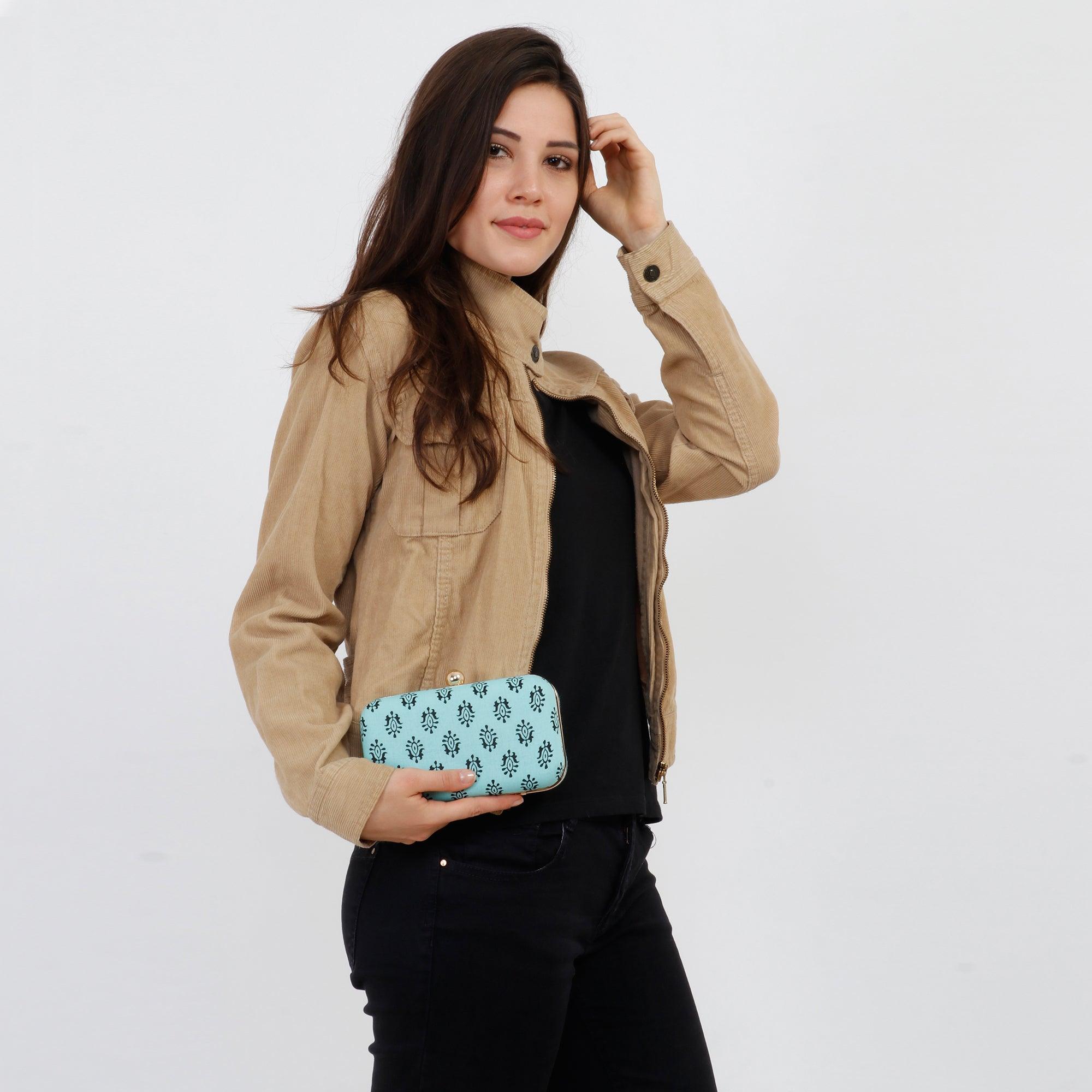 Romanza Clutch | Singhvis