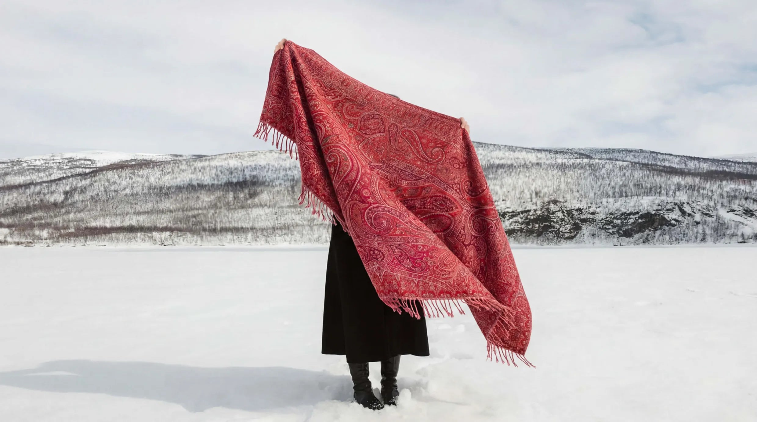 Wrap yourself in enduring warmth | Shawls | Singhvis | ss-parallax
