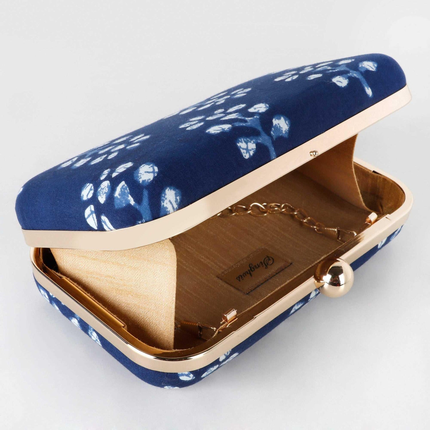 Bellflower Clutch