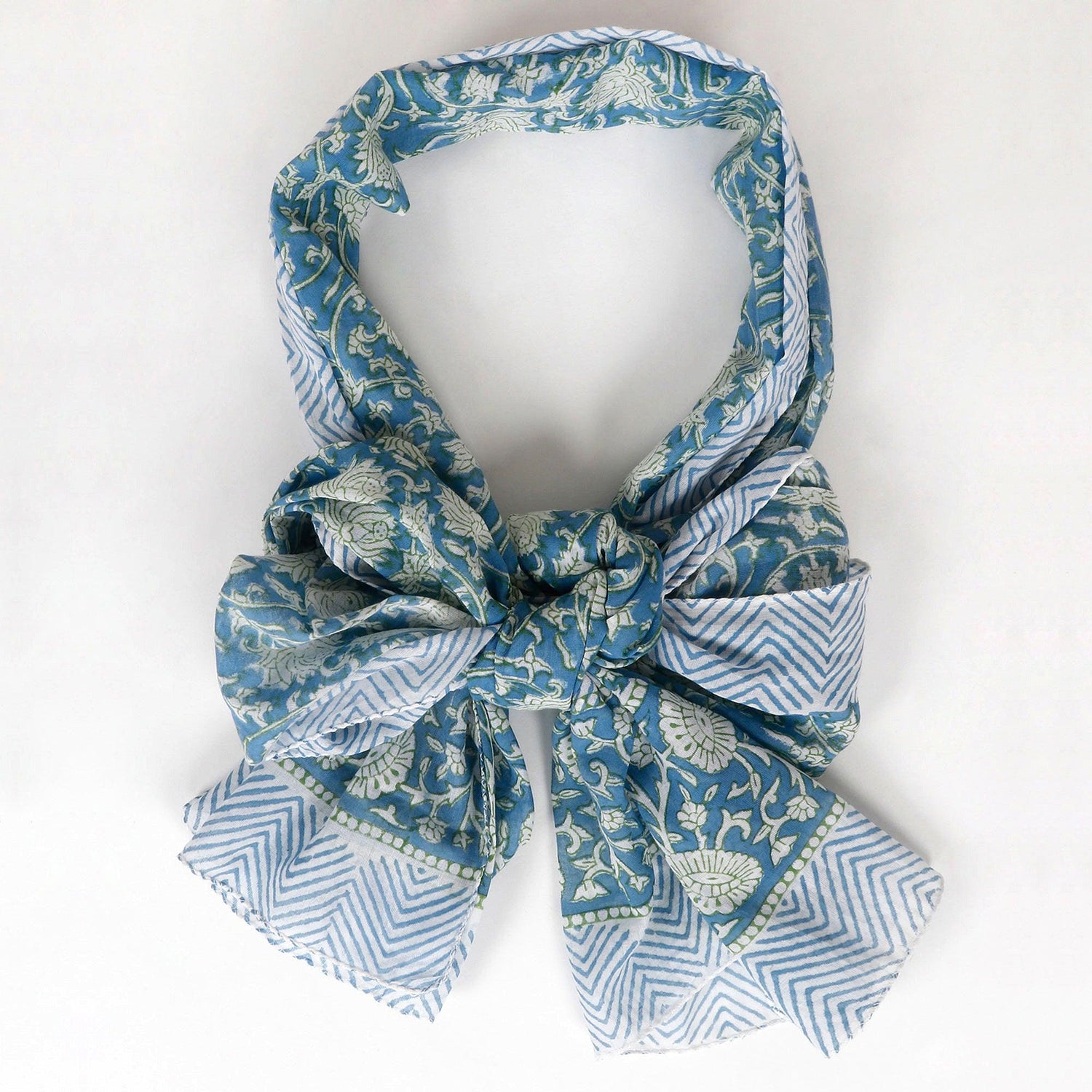 Woody Scarf