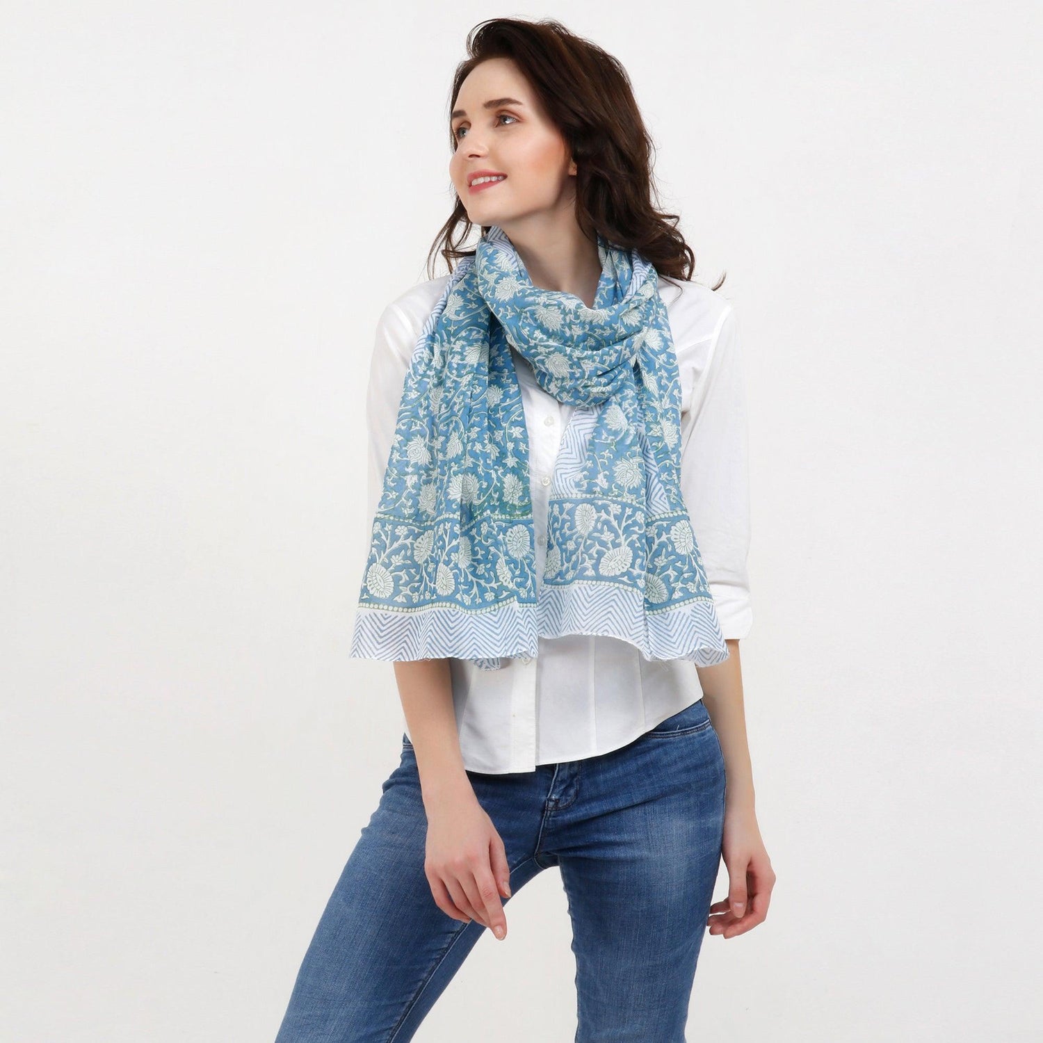 Woody Scarf